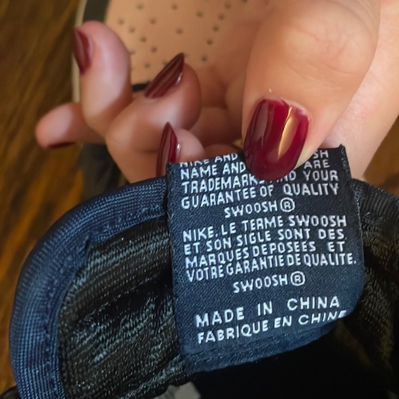 Bubble gum pink Nike air Jordan’s. - Picture 3 of 5